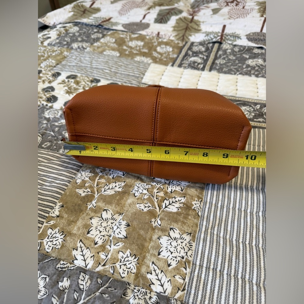 Elegant Brown Handbag - Picture 8 of 8